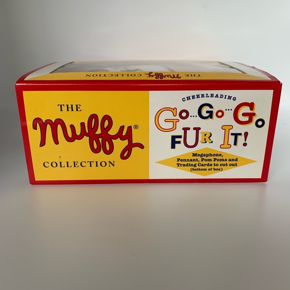 Vintage Muffy VanderBear Cheerleading Go Go Go Fur It! Collection - Picture 2 of 4